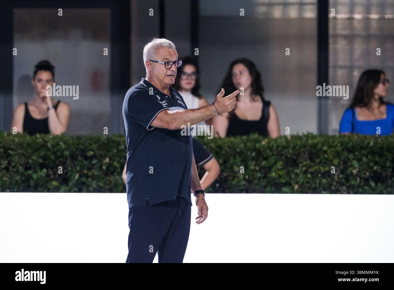 Sandro Campagna, l'entraîneur-chef de l'Italie en action lors du match amical de water-polo entre l'Italie et la Croatie lors du 61e Championnat international de natation Settecolli au Stadio del Nuoto Foro Italico. Banque D'Images