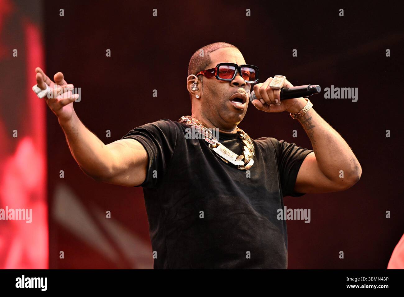 Somerset, Royaume-Uni. 27 juin 2025. Busta Rhymes se produisant pendant le festival de Glastonbury à Worthy Farm dans le Somerset. Le crédit photo devrait se lire comme suit : Matt Crossick/Empics/Alamy Live News Banque D'Images