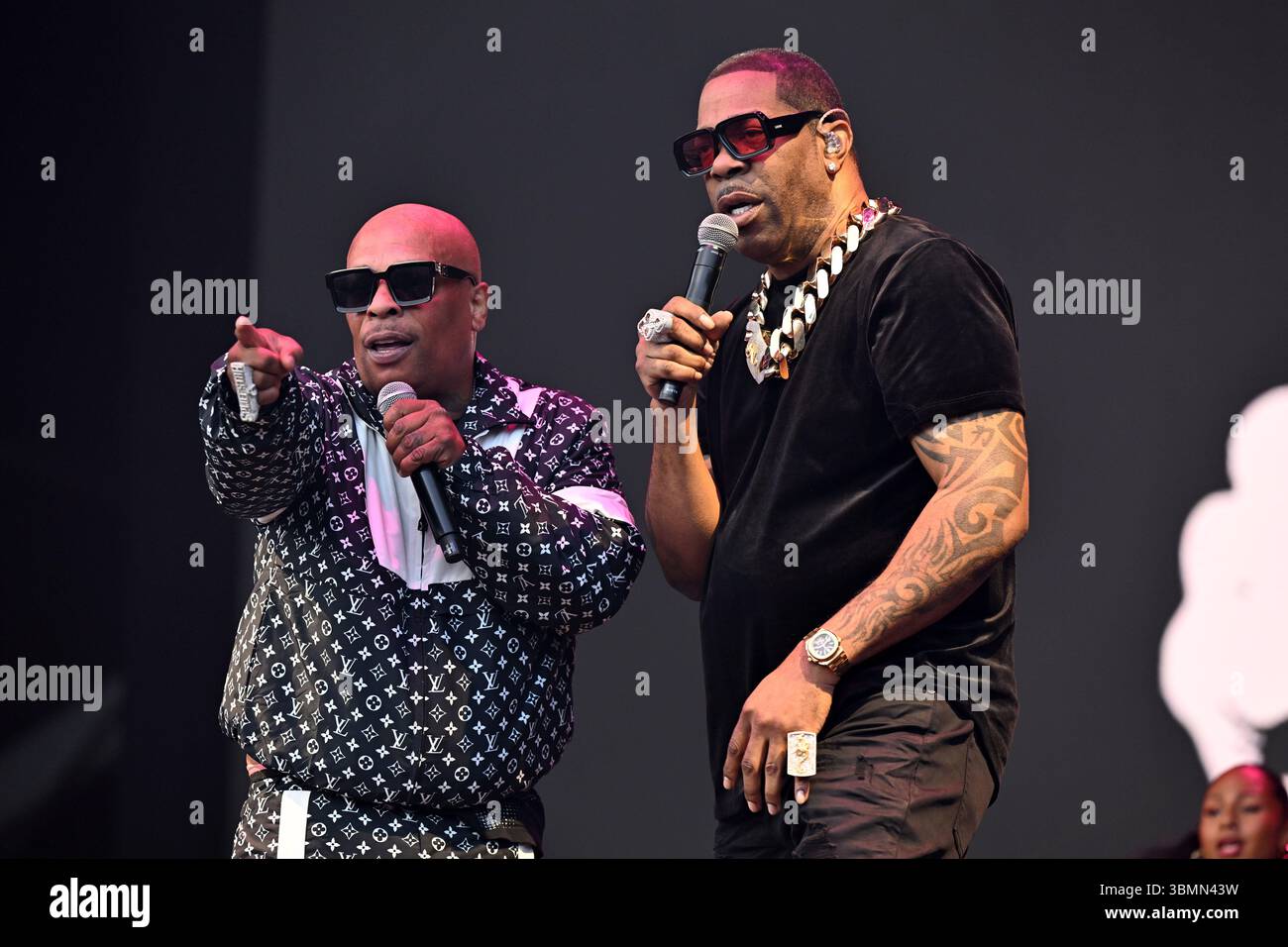 Somerset, Royaume-Uni. 27 juin 2025. Busta Rhymes se produisant pendant le festival de Glastonbury à Worthy Farm dans le Somerset. Le crédit photo devrait se lire comme suit : Matt Crossick/Empics/Alamy Live News Banque D'Images