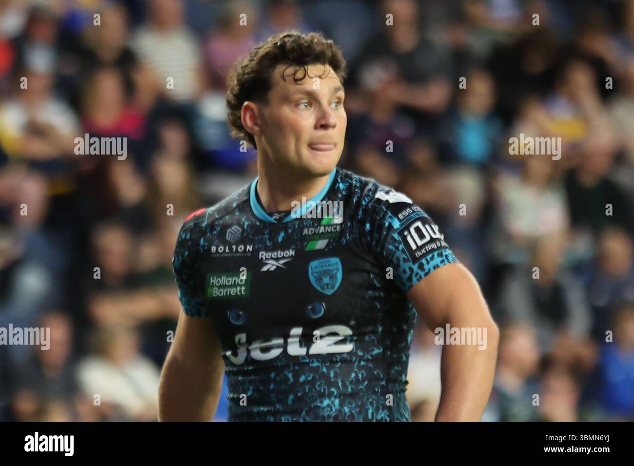 Leeds, Royaume-Uni. 27 juin 2025. AMT Headingley Rugby Stadium, Leeds, West Yorkshire, 27 juin 2025. Betfred Super League Leeds Rhinos v Leigh Leopards Lachlan Lam of Leigh Leopards Credit : Touchlinepics/Alamy Live News Banque D'Images