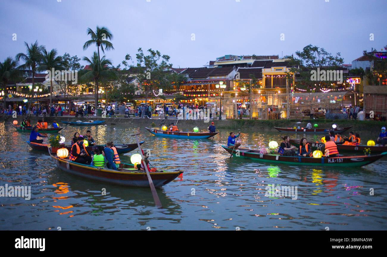 Vietnam, Hoi an, bateaux, gens, Thu bon River Banque D'Images