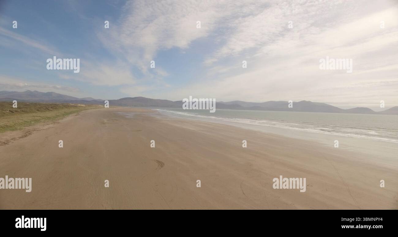 High angle view of beach against cloudy sky Banque D'Images