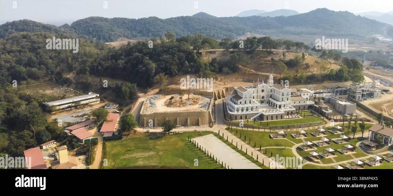 Hébergement en Espagne, stations balnéaires et loisirs, vue d'en haut sur les maisons Banque D'Images