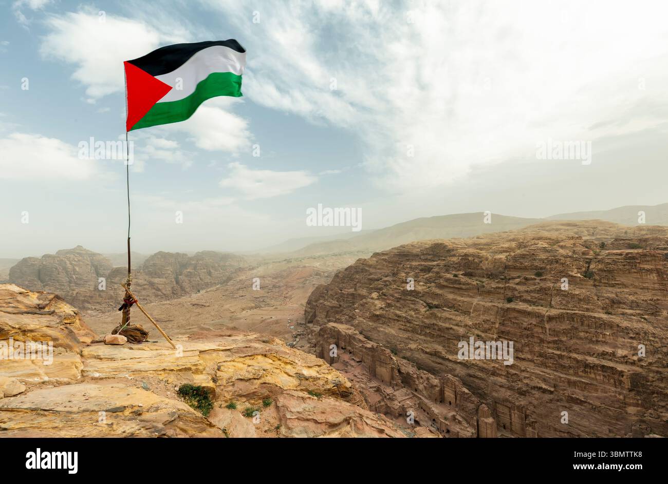 Palestine drapeau au sommet de la montagne en Palestine Banque D'Images