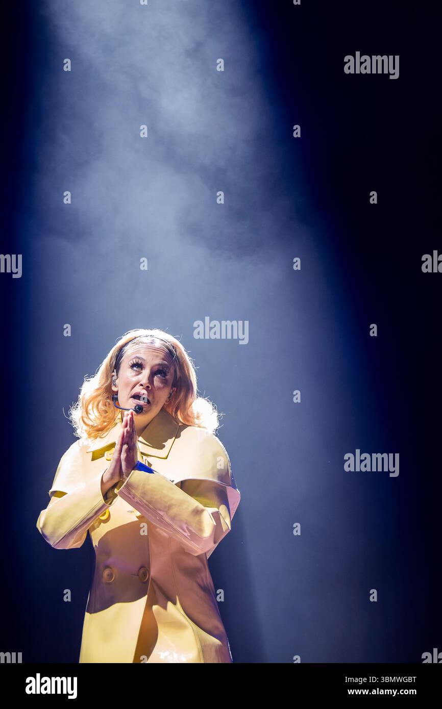 Barcelone, Espagne. 2025.06.28. Rigoberta Bandini chanteuse sur scène lors du Jesucrista Superstar Tour au Palau Sant Jordi. Banque D'Images