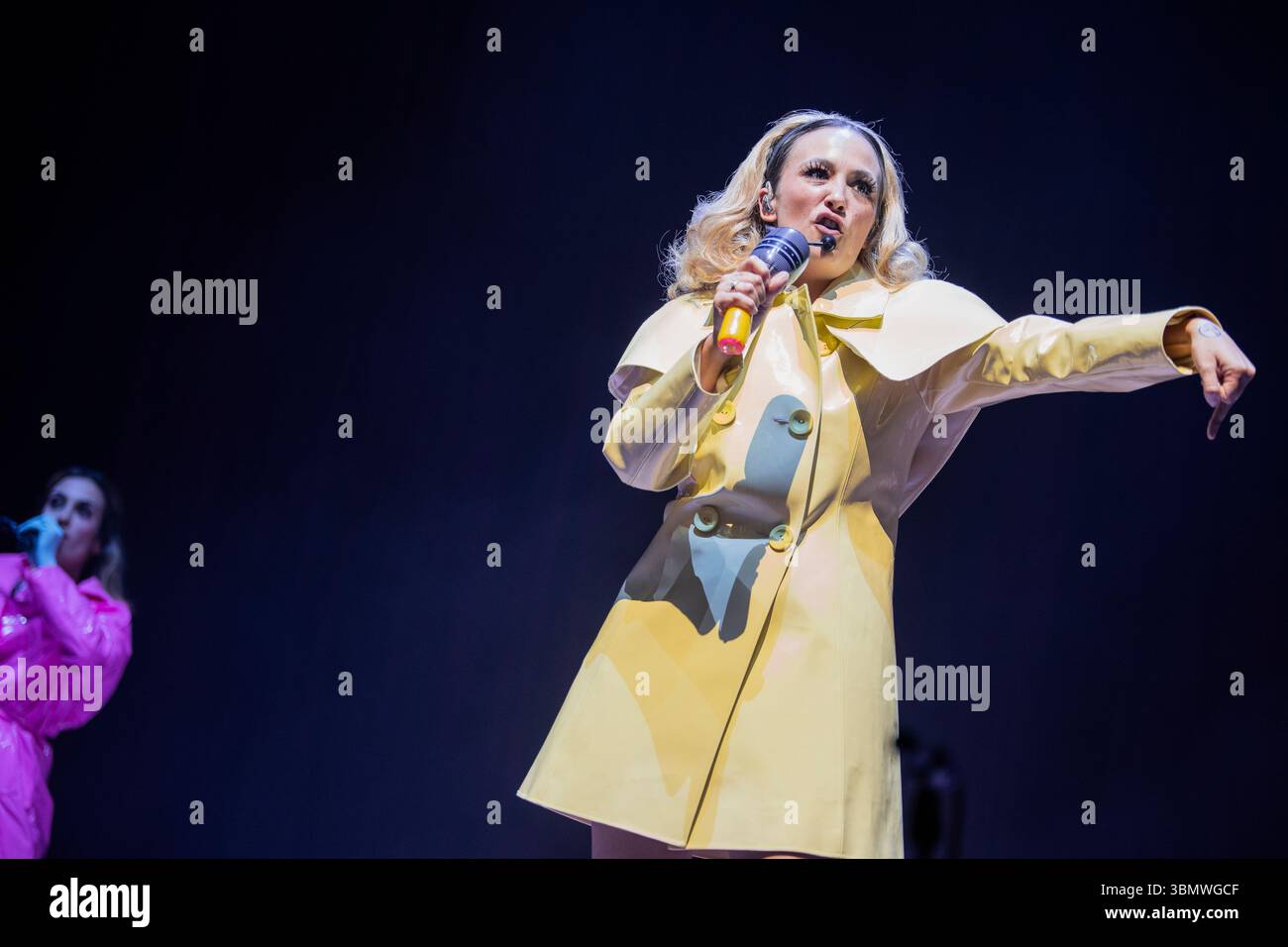 Barcelone, Espagne. 2025.06.28. Rigoberta Bandini chanteuse sur scène lors du Jesucrista Superstar Tour au Palau Sant Jordi. Banque D'Images