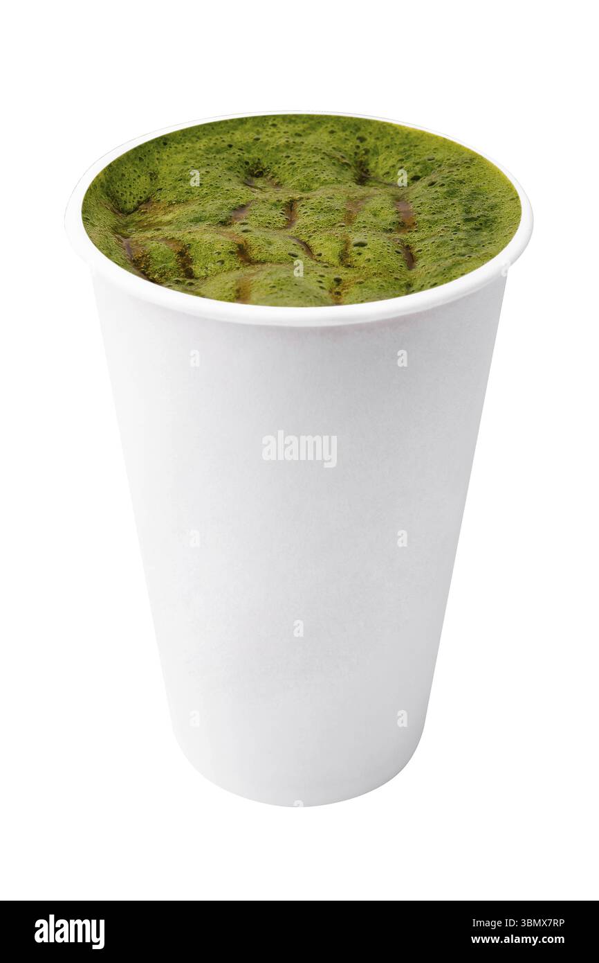 Nature morte alimentaire, thé vert Matcha isolé sur blanc Banque D'Images