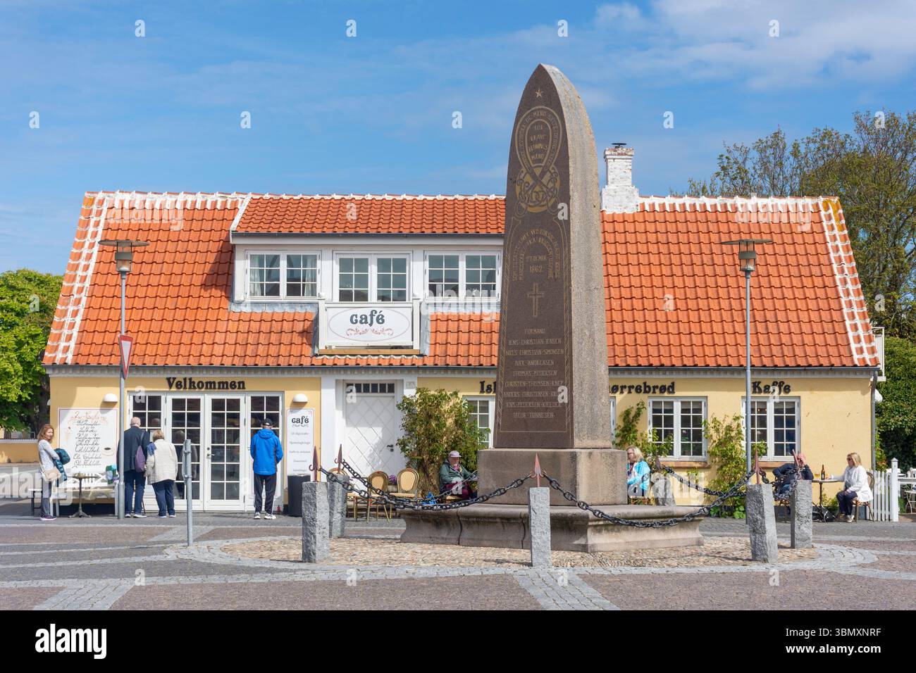 Café Smørrebrød et monument Mindestøtten, Daphnesvej, Skagen, région du Jutland du Nord, Denmarkb Banque D'Images Café Smørrebrød et monument Mindestøtten, Daphnesvej, Skagen, région du Jutland du Nord, Denmarkb Banque D'Images