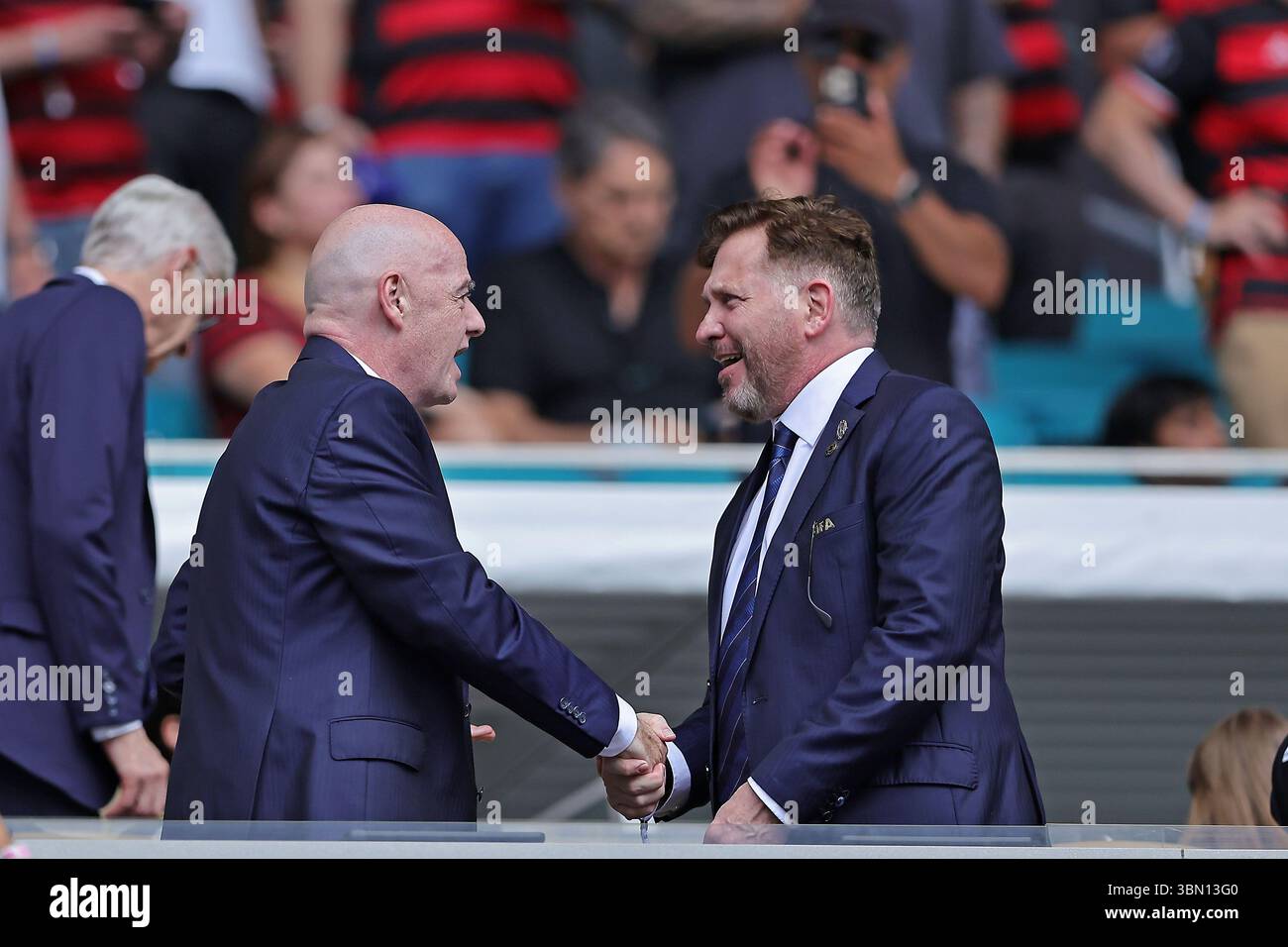 Miami, États-Unis. 29 juin 2025. Gianni Infantino, président de la FIFA et Alejandro Domínguez, président de la Confédération sud-américaine de football, lors du match opposant le CR Flamengo au FC Bayern Munich, pour la manche des 16 ans de la Coupe du monde des clubs de la FIFA 2025, au Hard Rock Stadium de Miami, États-Unis, le 29 juin 2025. Photo : Heuler Andrey/DiaEsportivo/Alamy Live News crédit : DiaEsportivo/Alamy Live News Banque D'Images