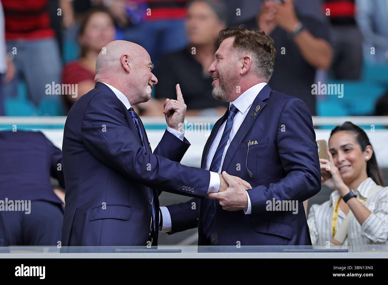 Miami, États-Unis. 29 juin 2025. Stade Hard Rock Gianni Infantino, président de la FIFA et Alejandro Dominguez, président de la Confédération sud-américaine de football lors du match entre le Flamengo et le Bayern Munich, pour la manche 16 de la Coupe du monde des clubs FIFA 2025, au stade Hard Rock ce dimanche 29. 30761 (Heuler Andrey/SPP) crédit : SPP Sport Press photo. /Alamy Live News Banque D'Images
