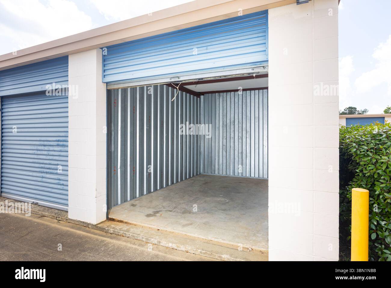 Unité de stockage vide pour stocker des biens en toute sécurité Banque D'Images