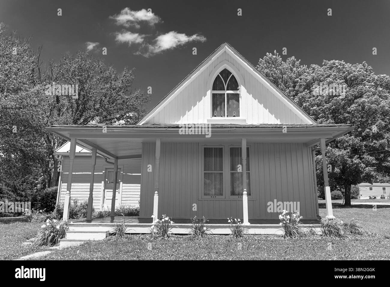 La maison gothique américaine a été présentée dans la peinture gothique américaine de Grant Wood. La maison est à Eldon, Iowa, États-Unis. Banque D'Images