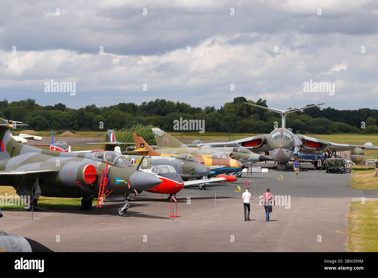 Le Handley page Victor XL231 Lusty Linda au Yorkshire Air Museum après sa peinture récente dans la livrée de la guerre froide. Banque D'Images