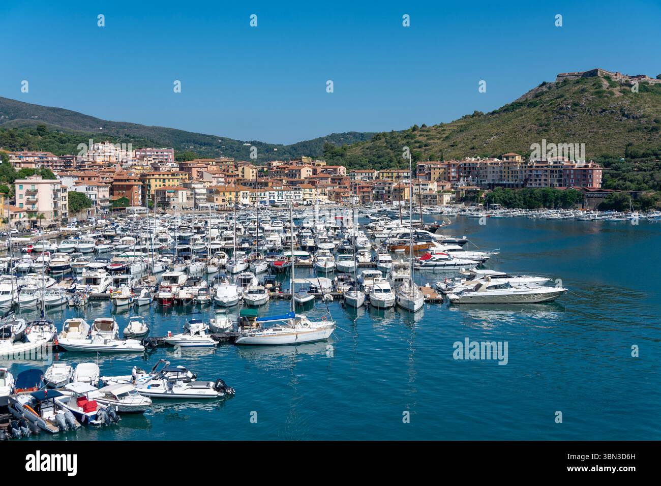 Marina à Porto Ercole, Toscane, Italie Banque D'Images