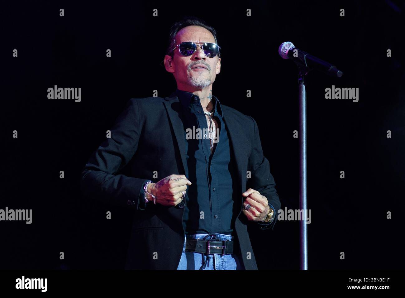 Le chanteur Marc Anthony se produit lors d'un concert à la Movistar Arena le 28 juin 2024, à Madrid en Espagne. Banque D'Images