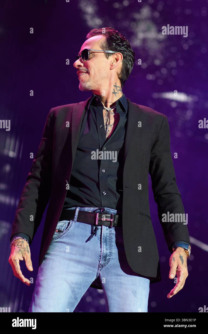 Le chanteur Marc Anthony se produit lors d'un concert à la Movistar Arena le 28 juin 2024, à Madrid en Espagne. Banque D'Images