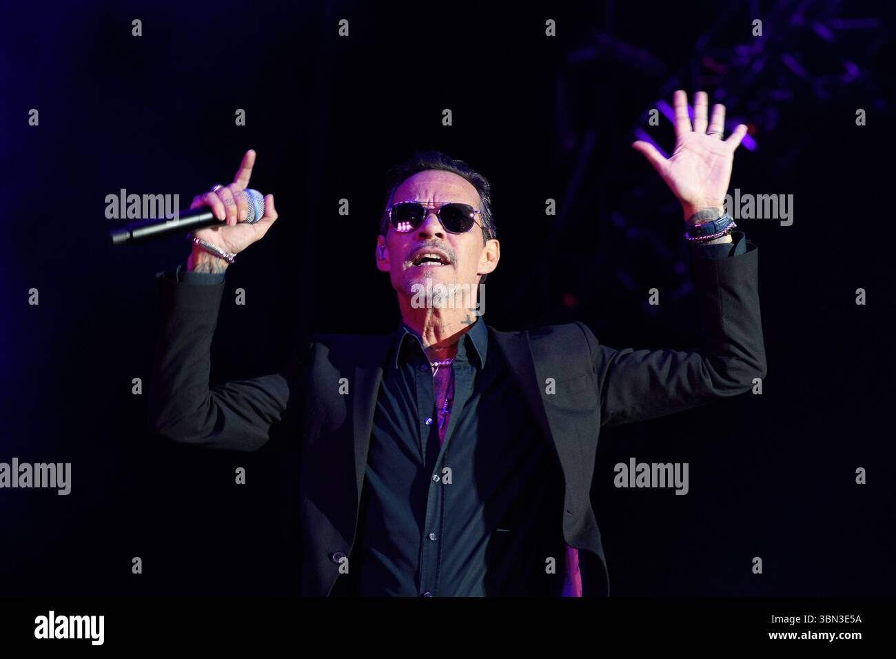 Le chanteur Marc Anthony se produit lors d'un concert à la Movistar Arena le 28 juin 2024, à Madrid en Espagne. Banque D'Images