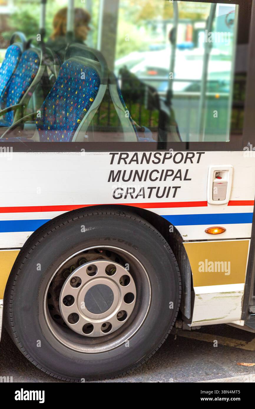 France, ile-de-France, Levallois-Perret, bus, où il est dit, transport municipal gratuit Banque D'Images