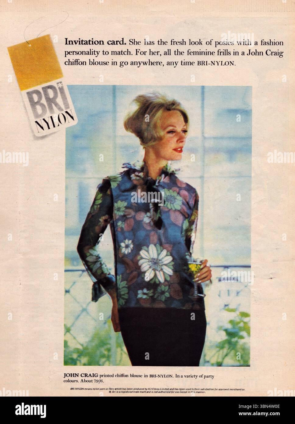 Publicité magazine vintage BRI Nylon, vêtements vintage BRI Nylon pour femmes Banque D'Images