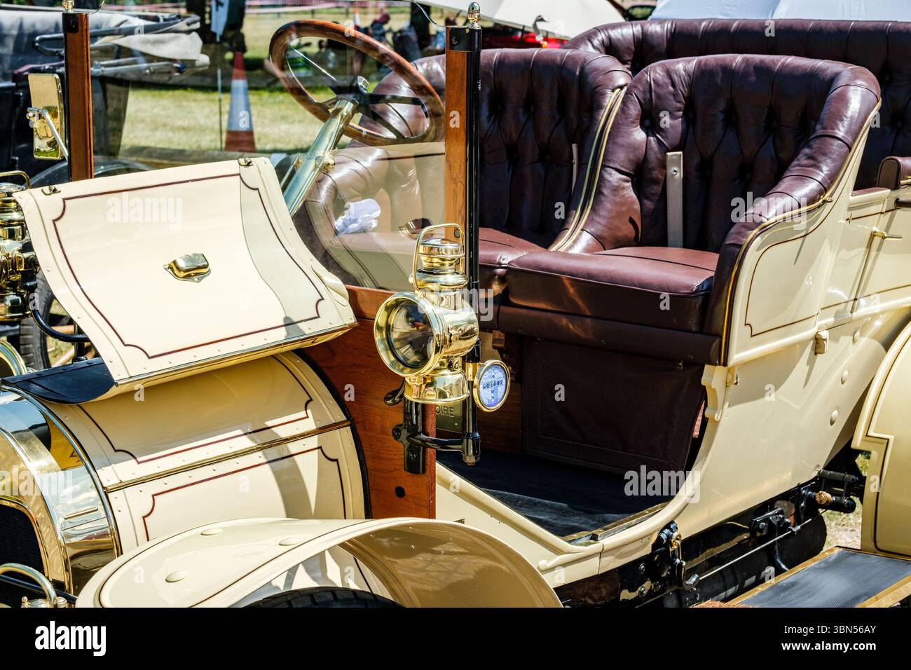 Londres, Royaume-Uni, juin 29 2025, détails des voitures classiques Banque D'Images Londres, Royaume-Uni, juin 29 2025, détails des voitures classiques Banque D'Images