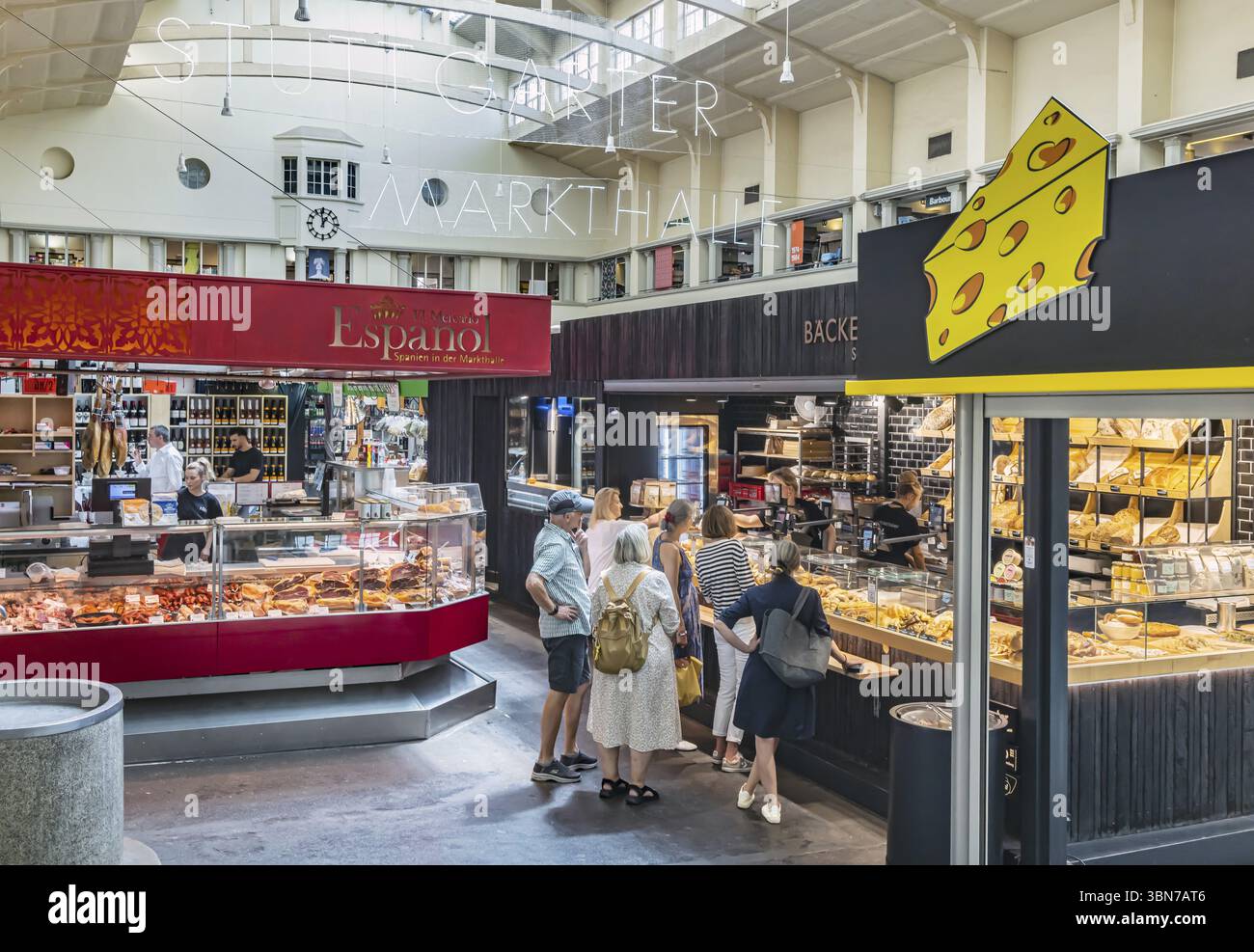 Halle de marché de Stuttgart dans un style architectural Art Nouveau. Marché alimentaire dans le segment de prix supérieur. Stuttgart, Bade-Wuerttemberg, Allemagne, Europe Banque D'Images