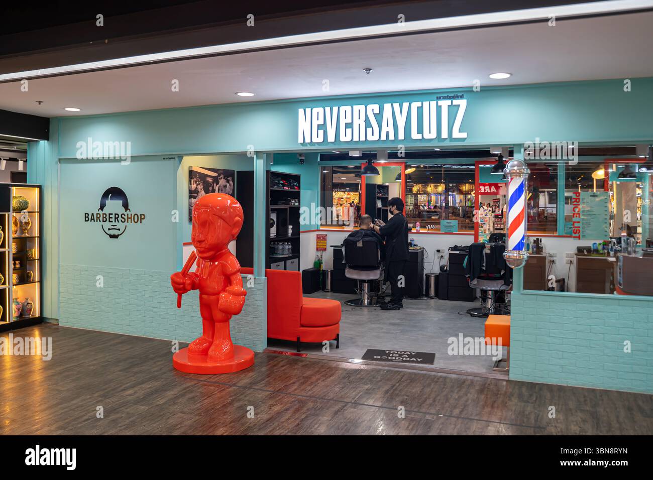 Neversaycutz Barbershop, le magasin Old Siam Plaza, Bangkok, Thaïlande Banque D'Images