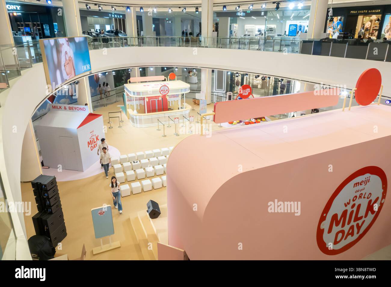 Organisation de l'événement de la Journée mondiale du lait dans un centre commercial, avec des expositions thématiques et des sièges.,, Grand magasin central - Ladprao, Bangkok thaïlande Banque D'Images