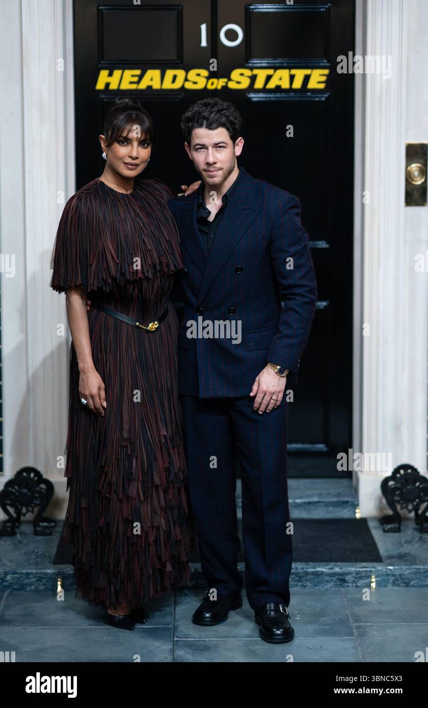 LONDRES, ANGLETERRE - 1er JUILLET : Priyanka Chopra et Nick Jonas assistent à la projection spéciale britannique pour les chefs d'État au BFI Southbank le 1er juillet 2025 à Londres, en Angleterre. (Photo de Lounis Tiar) crédit : lounisPhotography/Alamy Live News Banque D'Images