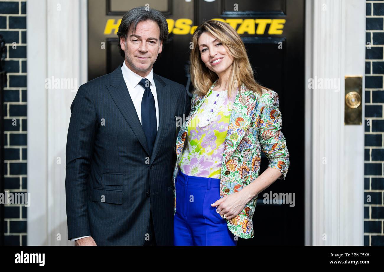 LONDRES, ANGLETERRE - 1er JUILLET : Peter Safran, Co-Président-Directeur général de DC Studios (l) et Natalia Safran assistent à la projection spéciale britannique pour les chefs d'État au BFI Southbank le 1er juillet 2025 à Londres, en Angleterre. (Photo de Lounis Tiar) crédit : lounisPhotography/Alamy Live News Banque D'Images