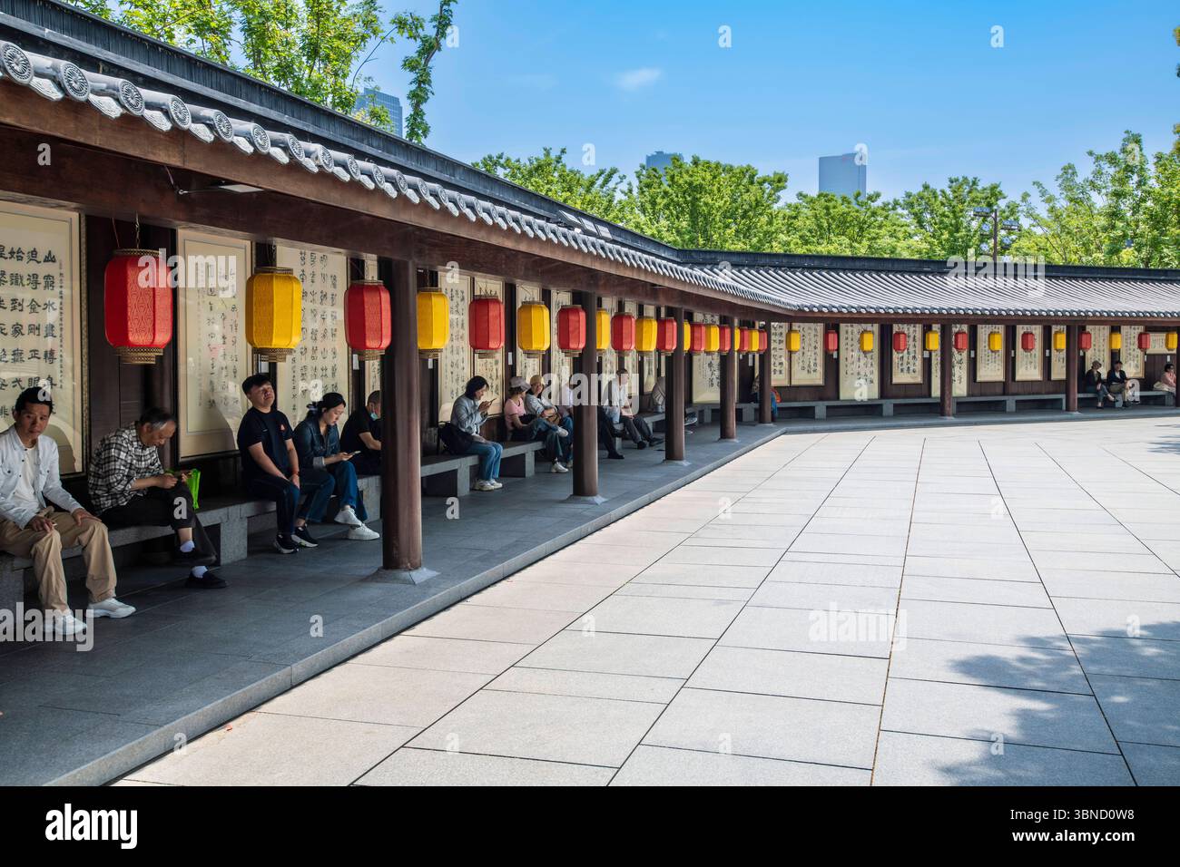 1. Innenhof, buddhistischer Tempel, Longhua Temple, Shanghai, Volksrepublik China, Asien mcpins *** 1 cour, temple bouddhiste,, Longhua Temple, SH Banque D'Images