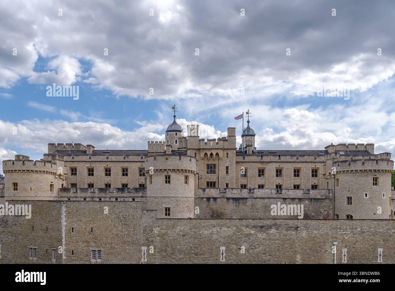 Londres, Royaume-Uni - 25 mai 2025 : vue de la célèbre Tour de Londres Banque D'Images
