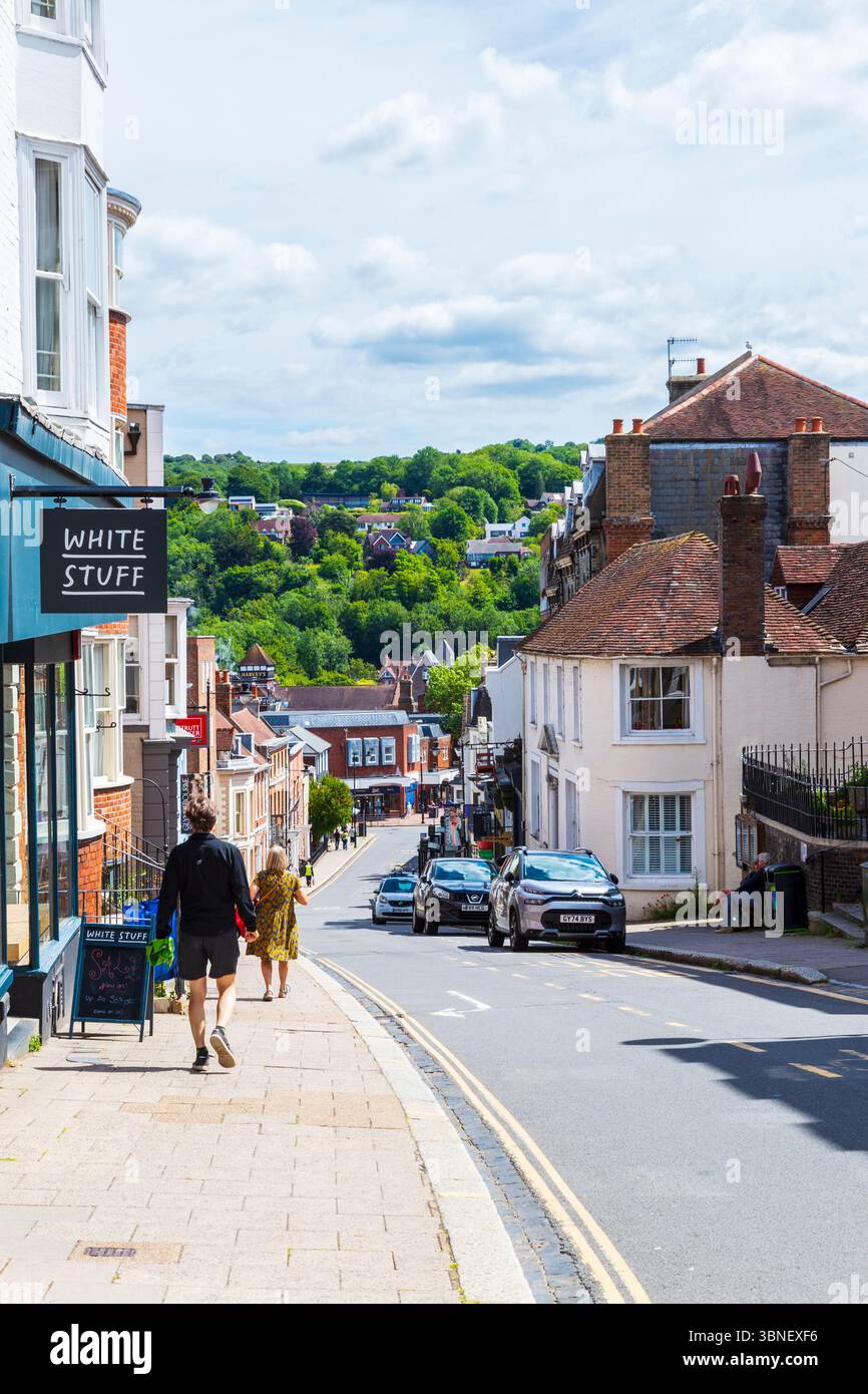 Vue sur High Street à Lewes, ville du comté d'East Sussex Banque D'Images