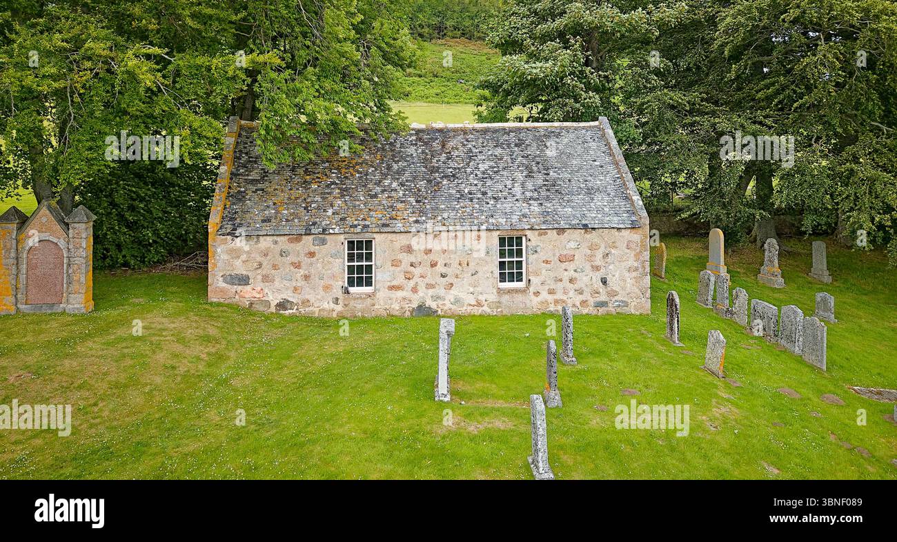 Migvie Kirk Aberdeenshire Écosse la petite pierre déchiquetée partie du domaine Tillypronie restaurée par Philip Astor Banque D'Images