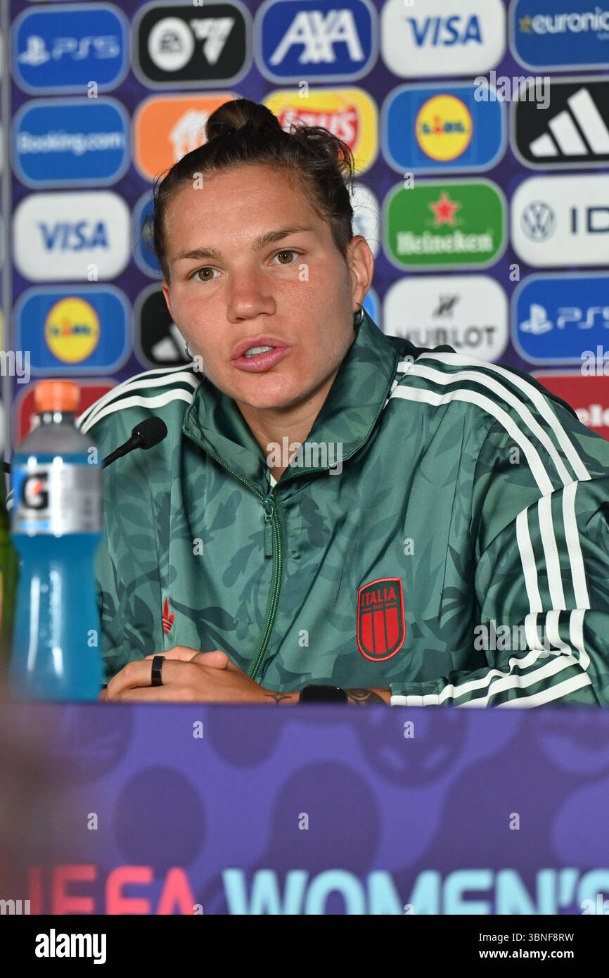 Sion, Suisse. 02 juillet 2025. Elena Linari d'Italie photographiée lors d'une conférence de presse de l'équipe nationale de football féminin d'Italie, a appelé l'Azzurre avant la première journée au championnat d'Europe en Suisse 2025, le mercredi 2 juillet 2025 à Sion, Suisse . Crédit : Sportpix/Alamy Live News Banque D'Images