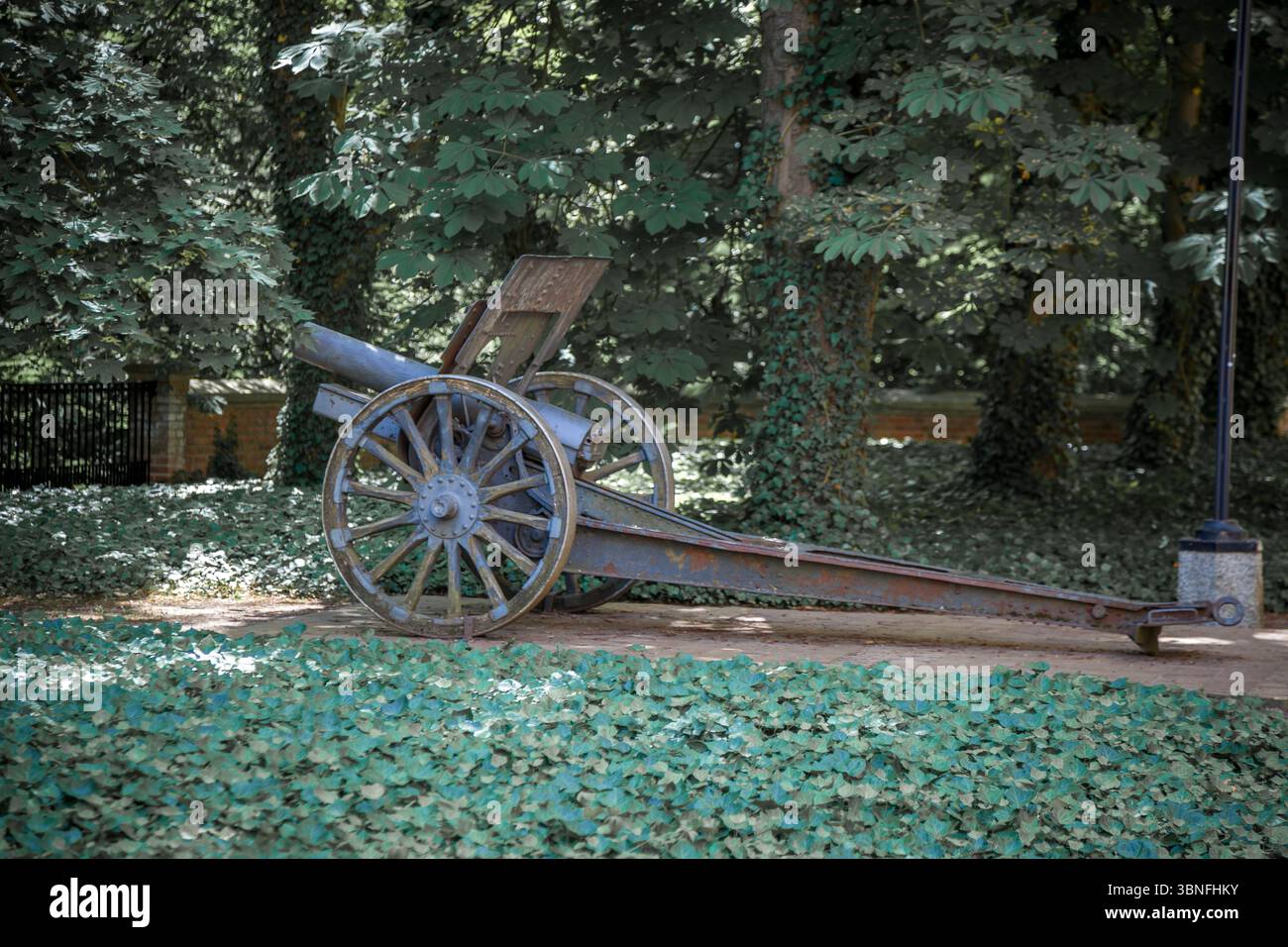 Vieux canon d'artillerie canon mortier obusier arme militaire Banque D'Images