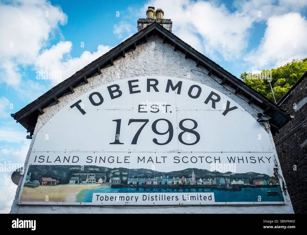 Tobermory whisky Distillery, Tobermory, île de Mull, Écosse Banque D'Images