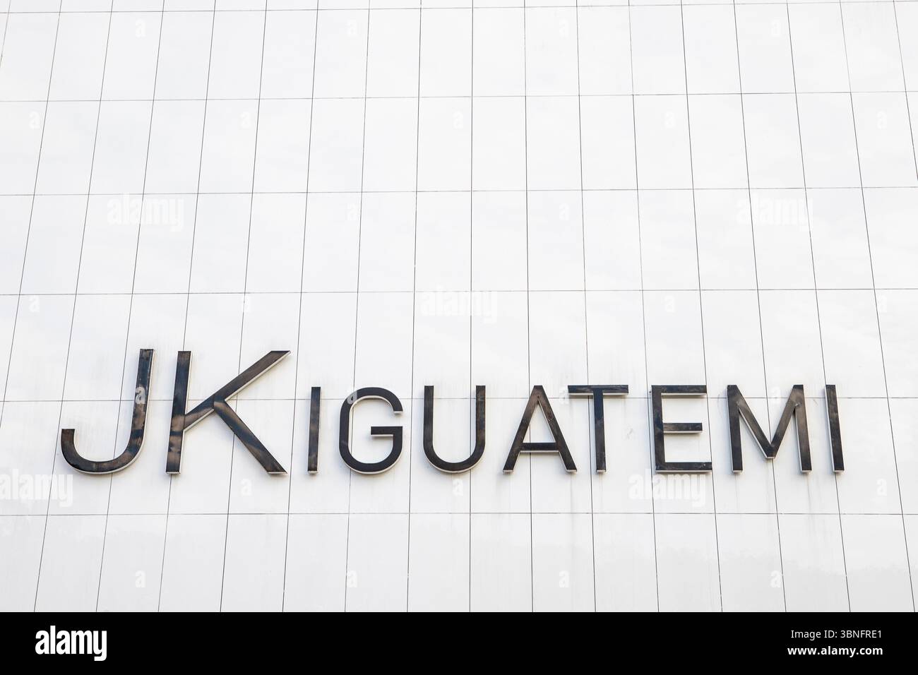 Sao Paulo, Brésil - 26 mai 2021 - façade principale du centre commercial JK Iguatemi, un centre commercial de luxe géré par Iguatemi. Il est situé sur Vila Olimpia voisin Banque D'Images