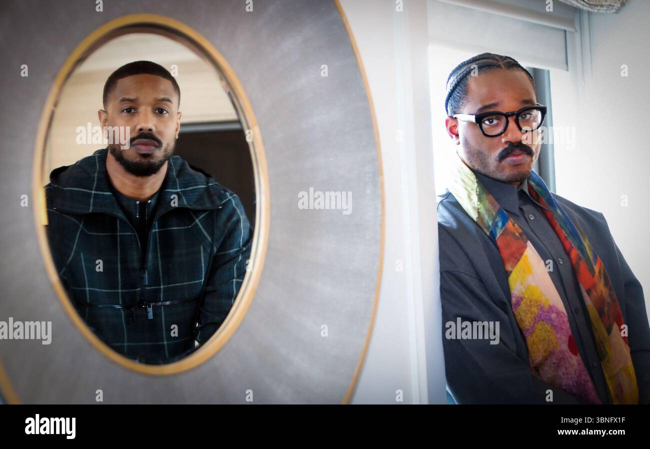 4 avril 2025, New York, NY, États-Unis : MICHAEL B. JORDAN (à gauche) joue le rôle dans le film ''Sinners'' écrit et réalisé par RYAN COOGLER (portant une écharpe). Le film a reçu un soutien précoce de la critique en tant que prétendant aux Oscars. (Crédit image : © Stan Godlewski/ZUMA Press Wire) USAGE ÉDITORIAL SEULEMENT ! Non destiné à UN USAGE commercial ! Banque D'Images