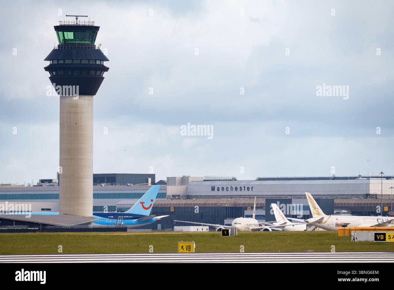 La tour de contrôle de l'aéroport international de Manchester Banque D'Images