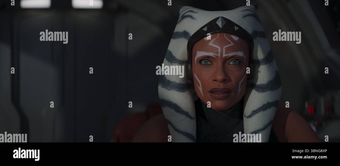 Ahsoka (2023) Ahsoka Tano (Rosario Dawson) *Filmstill - usage éditorial seulement* Voir instructions spéciales. CAP/TFS image fournie par Capital Pictures Banque D'Images