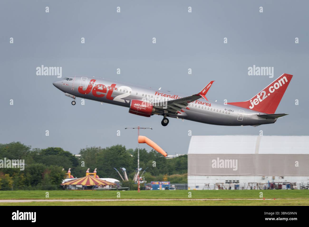 Jet2 Boeing 737 à l'aéroport international de Manchester Banque D'Images