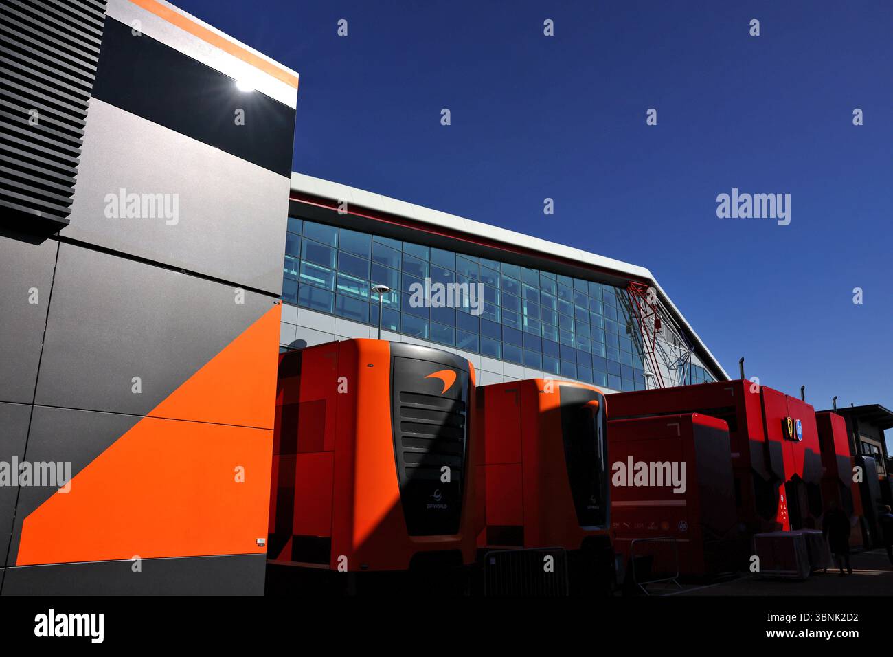 Silverstone, Royaume-Uni. 03 juillet 2025. Circuit Atmosphere - bâtiment de l'aile. 03.07.2025. Championnat du monde de formule 1, Rd 12, Grand Prix de Grande-Bretagne, Silverstone, Angleterre, journée de préparation. Le crédit photo devrait se lire : XPB/Alamy Live News. Banque D'Images