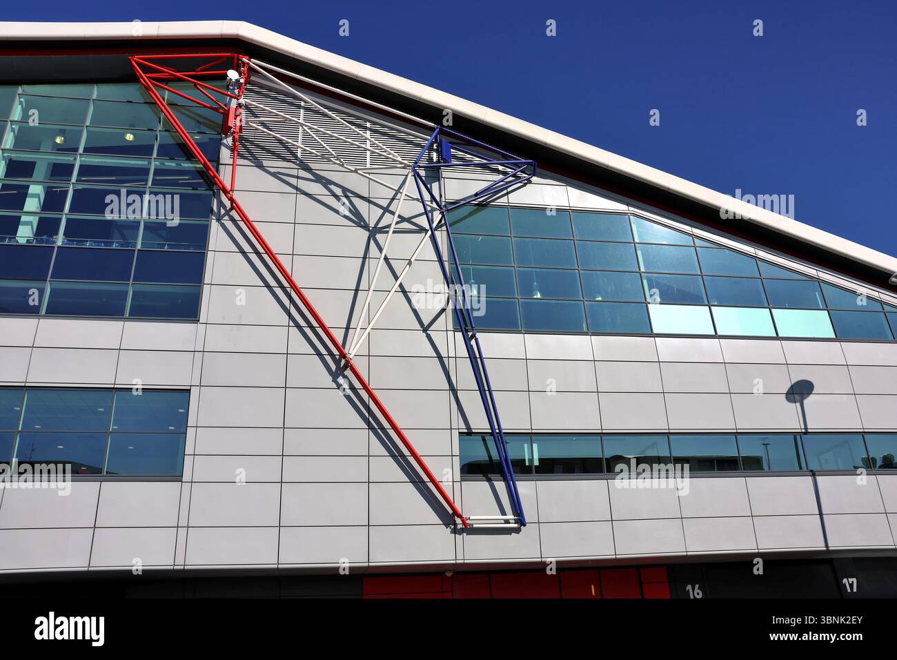 Silverstone, Royaume-Uni. 03 juillet 2025. Circuit Atmosphere - bâtiment de l'aile. 03.07.2025. Championnat du monde de formule 1, Rd 12, Grand Prix de Grande-Bretagne, Silverstone, Angleterre, journée de préparation. Le crédit photo devrait se lire : XPB/Alamy Live News. Banque D'Images