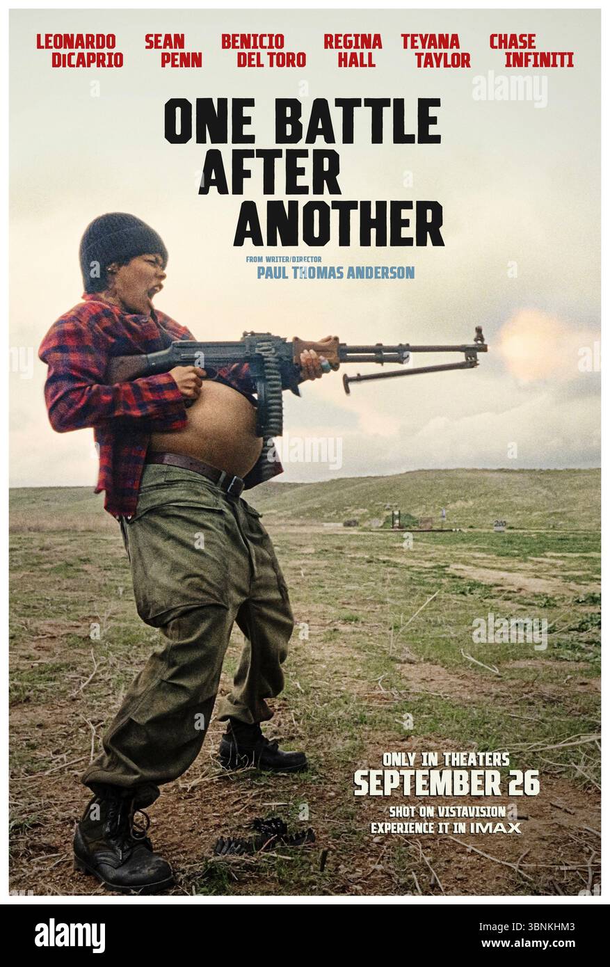 One Battle After Another (2025) réalisé par Paul Thomas Anderson et mettant en vedette Leonardo DiCaprio, Benicio Del Toro et Sean Penn. Quand leur ennemi maléfique refait surface après 16 ans, un groupe d'ex-révolutionnaires se réunit pour sauver la fille de l'un des leurs. Affiche avancée AMÉRICAINE UNIQUEMENT POUR USAGE ÉDITORIAL. Crédit : BFA / Warner Bros Banque D'Images