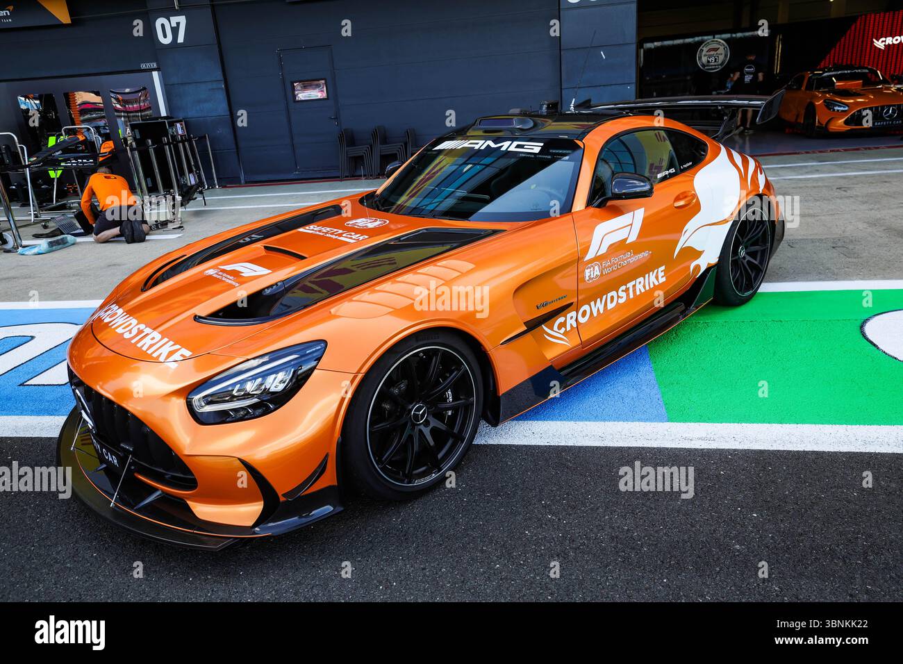 FIA Mercedes-AMG GT Black Series Safety car avec livrée spéciale lors du Grand Prix de Grande-Bretagne de formule 1 Qatar Airways 2025, 12ème manche du Championnat du monde de formule 1 FIA 2025 du 4 au 6 juillet 2025 sur le circuit de Silverstone, à Silverstone, au Royaume-Uni Banque D'Images
