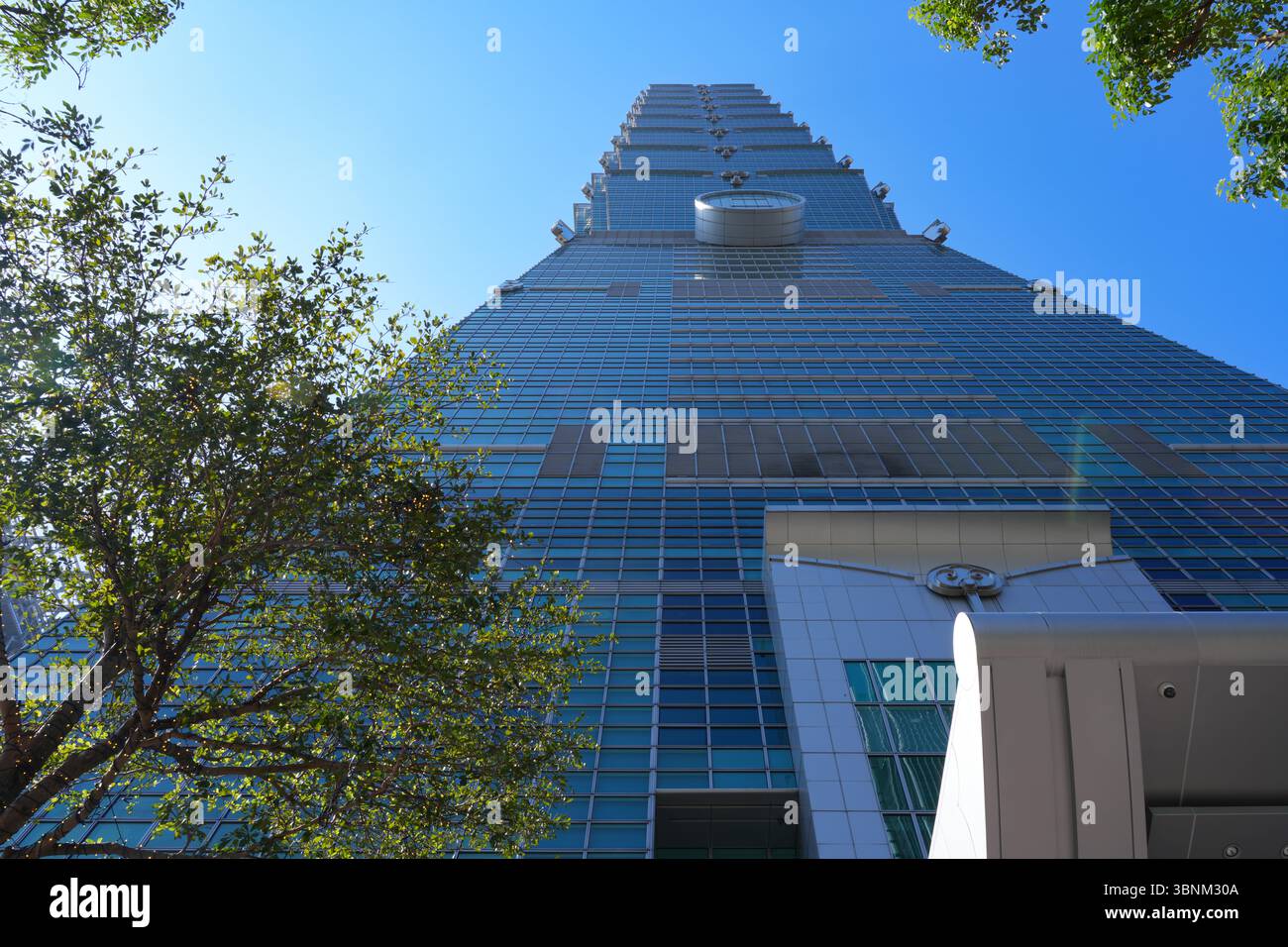 TAIPEI, TAÏWAN -13 Jan 2025- vue extérieure de Taipei 101, le plus haut bâtiment vert du monde, dans la ville de Taipei, la capitale de Taïwan. Banque D'Images