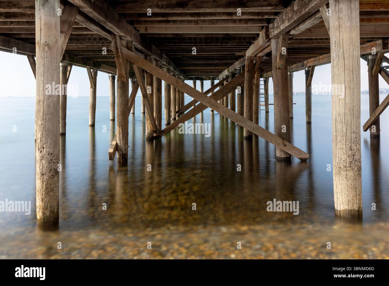 Infrastructure d'une cabane de baignade sur le lac de Constance à Lochau, Autriche Banque D'Images