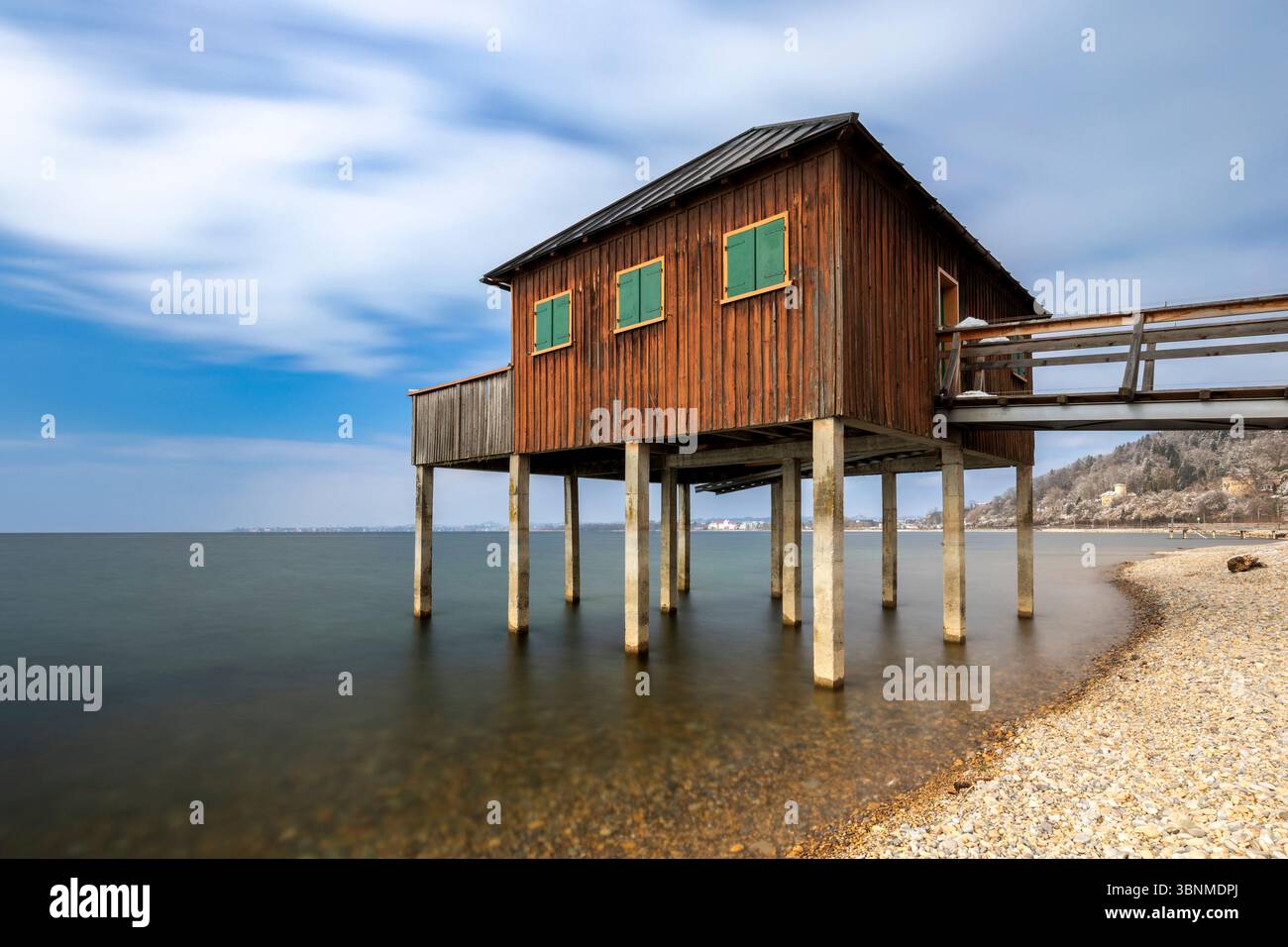 Cabane de baignade sur le lac de Constance à Lochau, Autriche, en hiver Banque D'Images