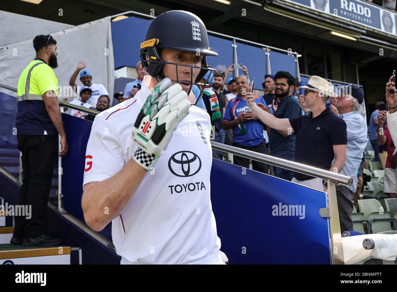 Zak Crawley, de l'Angleterre, ouvre le batteur lors du 2ème Rothesay test match jour 2 Angleterre vs Inde à Edgbaston, Birmingham, Royaume-Uni, le 3 juillet 2025 (photo par Mark Cosgrove/News images) Banque D'Images
