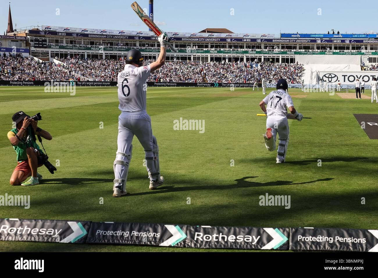 Zak Crawley, d'Angleterre, et Ben Duckett, d'Angleterre, ouvrent le match lors du 2e Rothesay test match jour 2 Angleterre vs Inde à Edgbaston, Birmingham, Royaume-Uni, 3 juillet 2025 (photo de Mark Cosgrove/News images) Banque D'Images